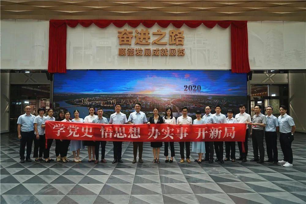 马尔科：塞恩斯是个好车手，但和维斯塔潘一起进小红牛不太走运